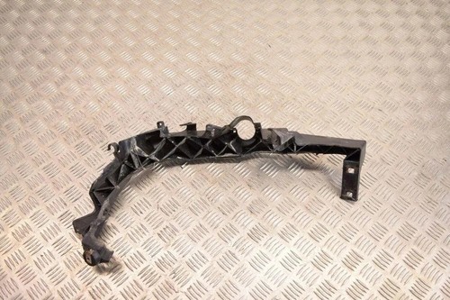 BMW 3 E90 Rechte Scheinwerferhalter 7116708 2.00 Diesel 2005 31015259