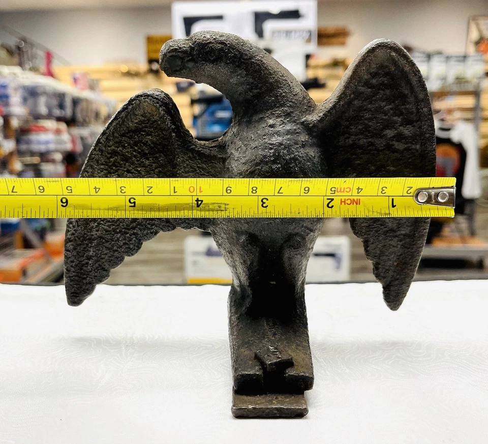 Antiguo pájaro de nieve con remate de águila de hierro fundido vintage pátina americana original Foto 4 de 4