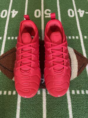 Nike Air VaporMax Plus Triple Red Sneakers CW6973-600 Men's Size 9