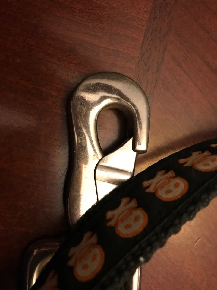 Correa para perro Old Navy negra y naranja calavera brillante en la oscuridad, perros medianos o grandes Foto 3 de 4