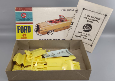 Vintage Pyro C298 50 Maßstab 1:32 1947 Ford Ragtop Plastik Modellbausatz komplett