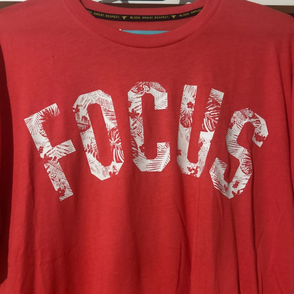 Under Armour FOCUS Hombre Project Rock Mahalo Manga Corta Hombre’s Mediano NUEVO Foto 2 de 4