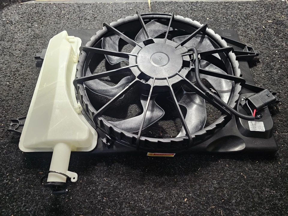 TYC 624910 Dual Radiator and Condenser Fan Assembly For 2021-26 Hyundai Elantra - Image 2 of 4