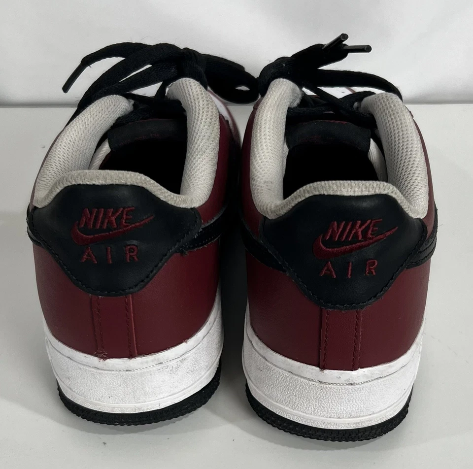 Nike Air Force 1 низкий LV8 команды красный черный белый FD0300-600 молодежные туфли размер 6,5Y - Изображение 4 из 4