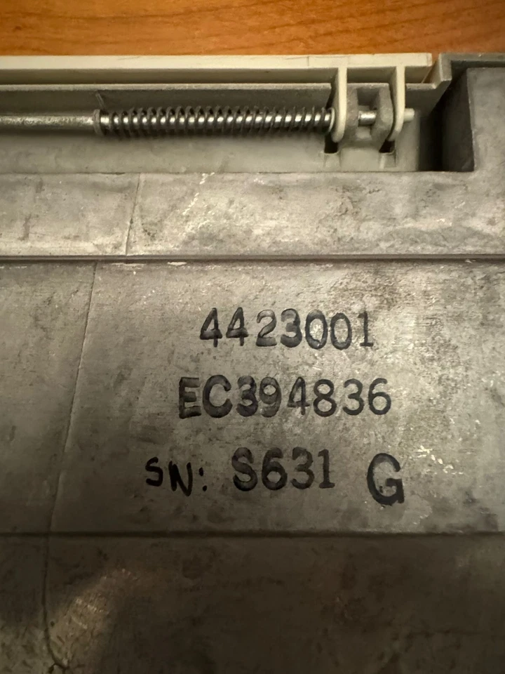 IBM 3278 Beam Spring keyboard with usb controller 1977 - Immagine 2 di 4