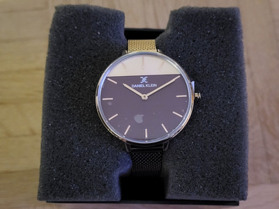 Damen Armbanduhr, neu, von Daniel Klein, 2 farbiges Armband 