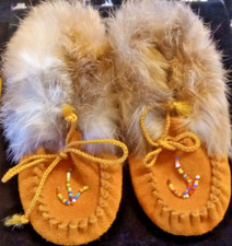 Indian Moccasins - New in box vintage NATIVE AMERICAN baby shoes - Infant COOL 