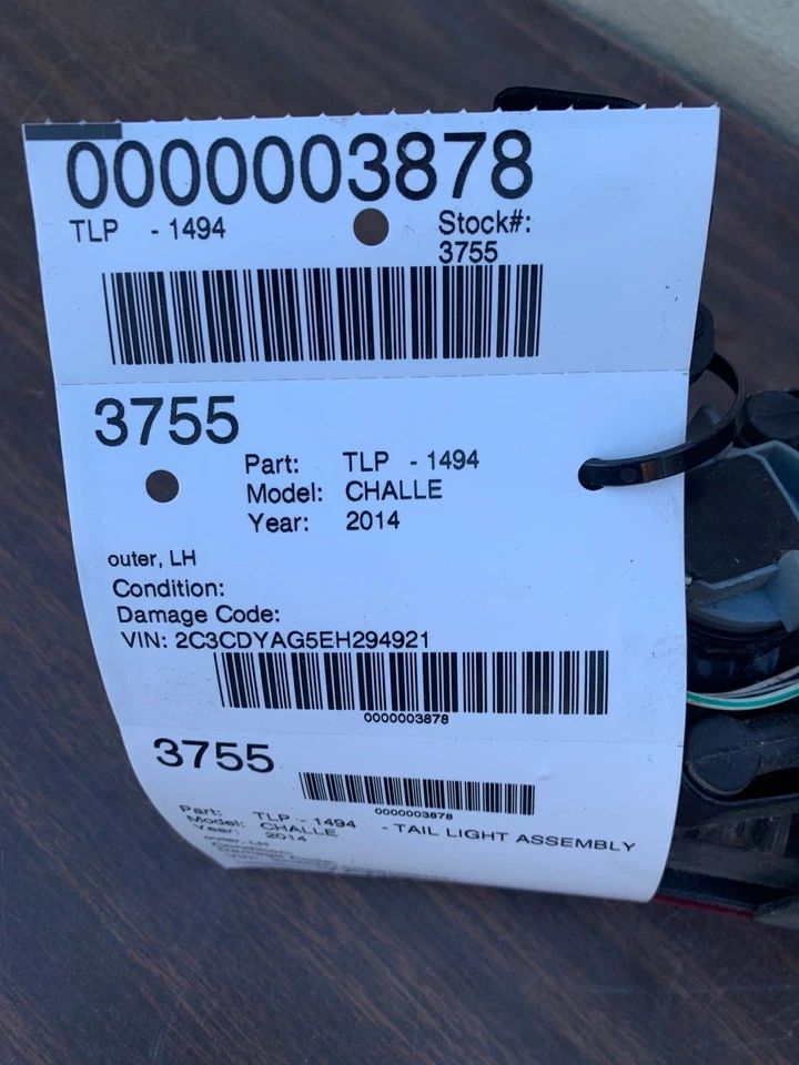 08 09 10 11 12 13 14 Conjunto de luz trasera izquierda Dodge Challenger Foto 3 de 3