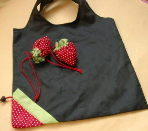 5 x Shopping Bag Foldable Reusable Grocery Travel Carry Bag Strawberry Shape New - Picture 1 of 3