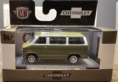 M2 Machines 1971 Chevrolet Beauville 10 Auto-Thentics R 84 1:64 - Picture 1 of 2