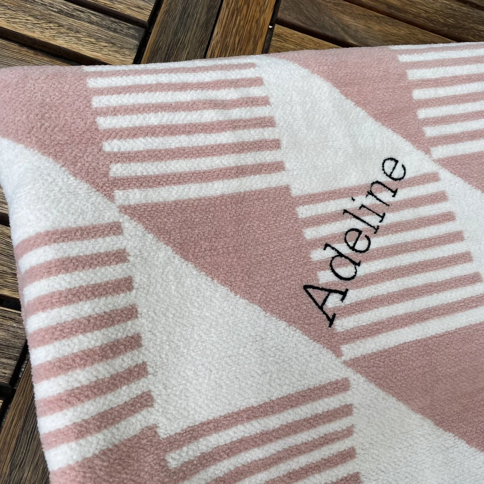 Manta para cochecito Potter Barn moderna para bebé y niños coral marfil con monograma nueva sin etiquetas Foto 3 de 4