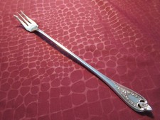 Old Colony 1911 Antique Silverplate Long Handle Pickle Fork No Monogram  Bb