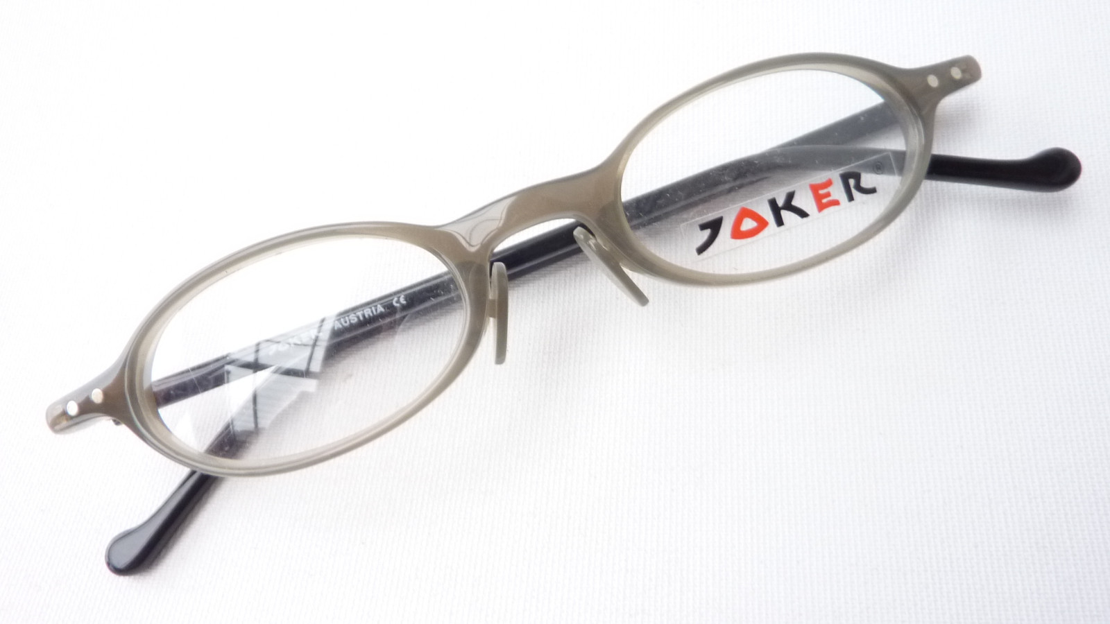 Brille Plastik Brillengestell Gläser klein oval oldschool grau schwarz Grösse M