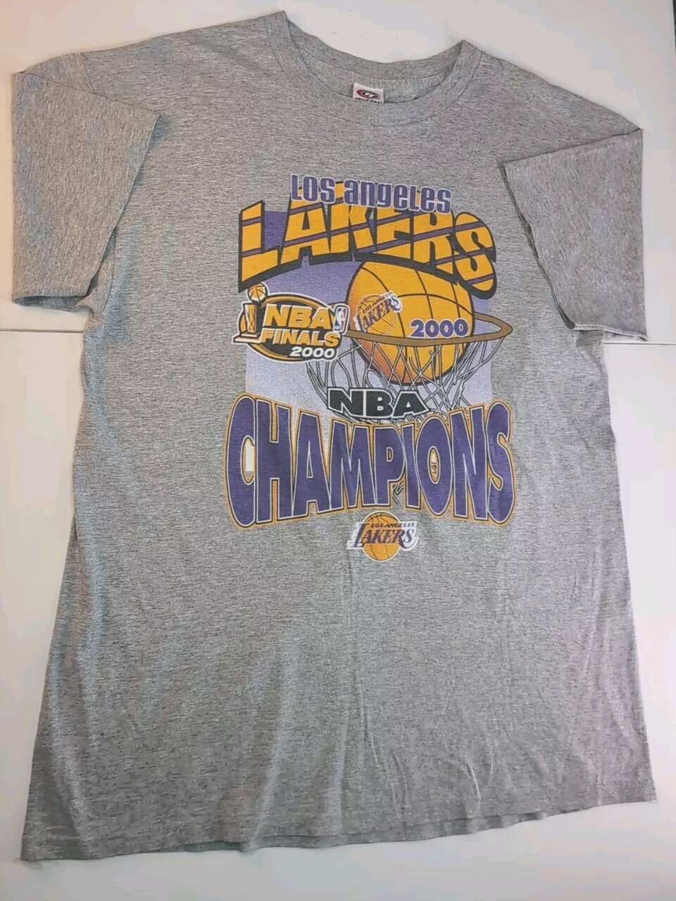 RARE VINTAGE LAKERS NBA WORLD CHAMPION 2000 Graphic T-shirt Size Men's XLarge F6