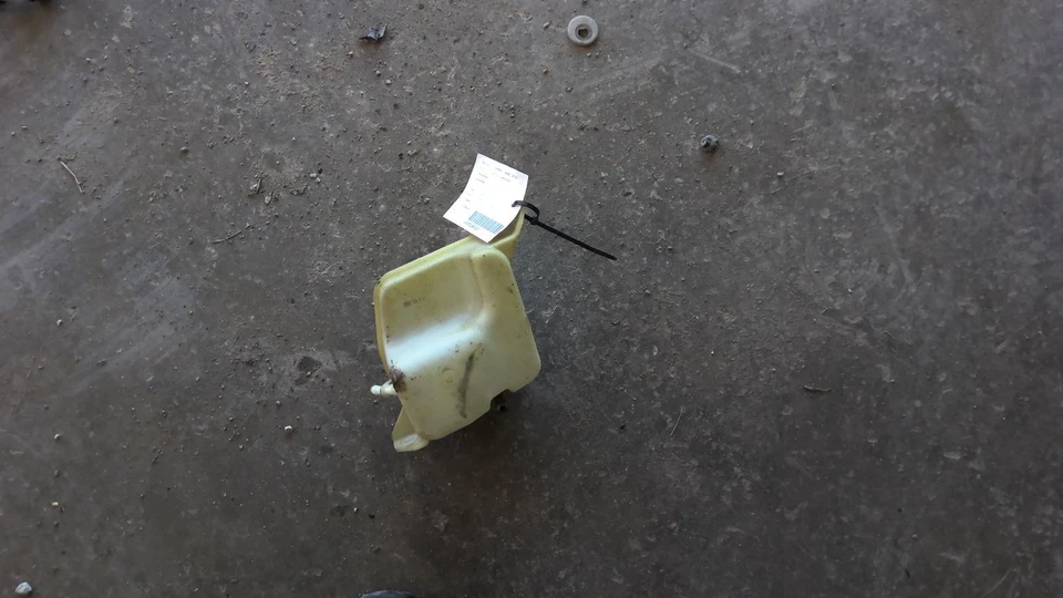 Used Engine Coolant Reservoir fits: 2007 Kia Optima VIN E 5th digit US market on Foto 2 de 4