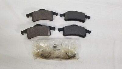 NEW Mopar 1999-2004 Jeep Grand Cherokee Rear Disc Brake Pad Set V2013970AE