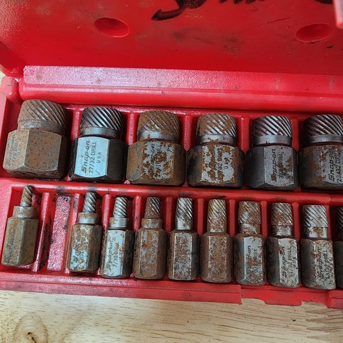 Snap On REX25A 25 Place Screw Extractor Set *missing 1* - Picture 7 of 8