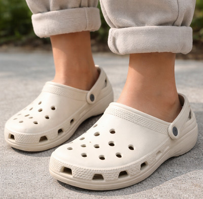 Crocs Comfortable Classic Round Toe Slip On Unisex Size M 4, W 6 Clog Bone