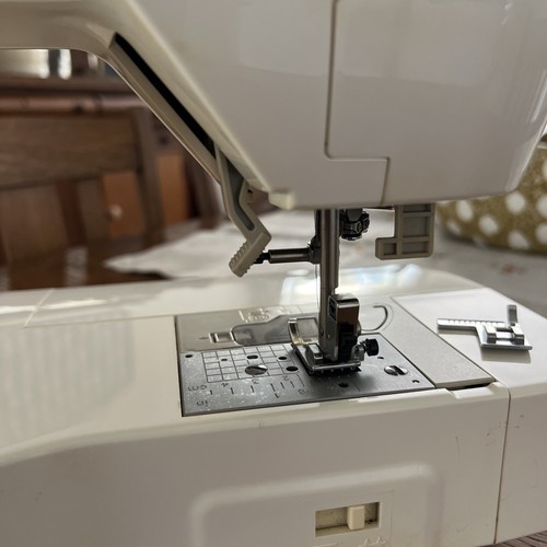 Baby Lock BLDC2 Decorator Choice Sewing Machine with Accessories - Picture 6 of 16