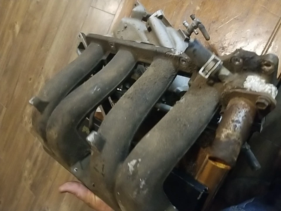 CHRYSLER GRAND VOYAGER 2.4 GASOLINA GLP colector de entrada/carril de combustible 04781484AA Foto 2 de 4