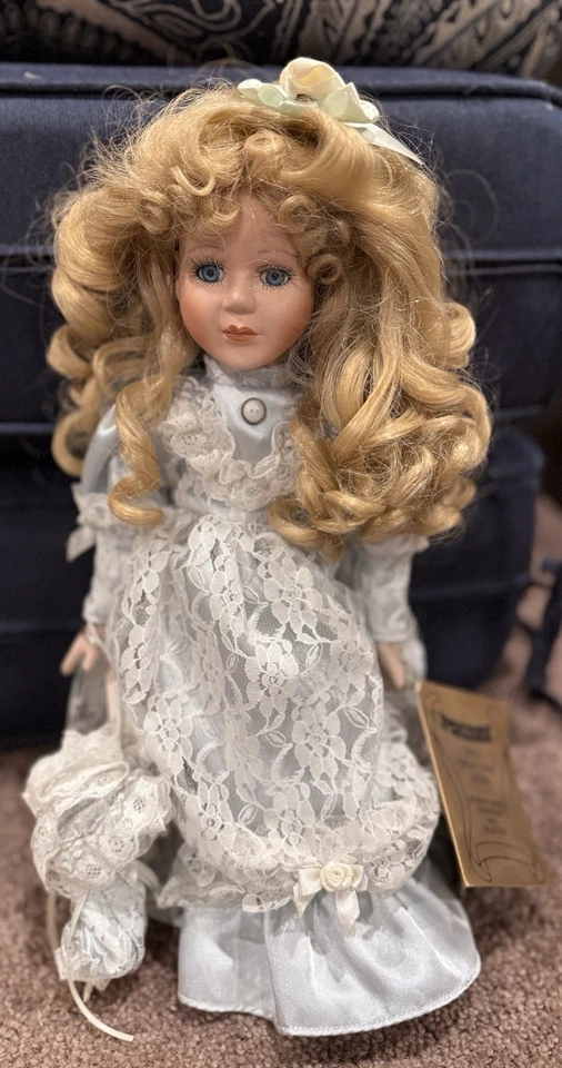 porcelain doll collection of various dolls  - Image 4 of 4