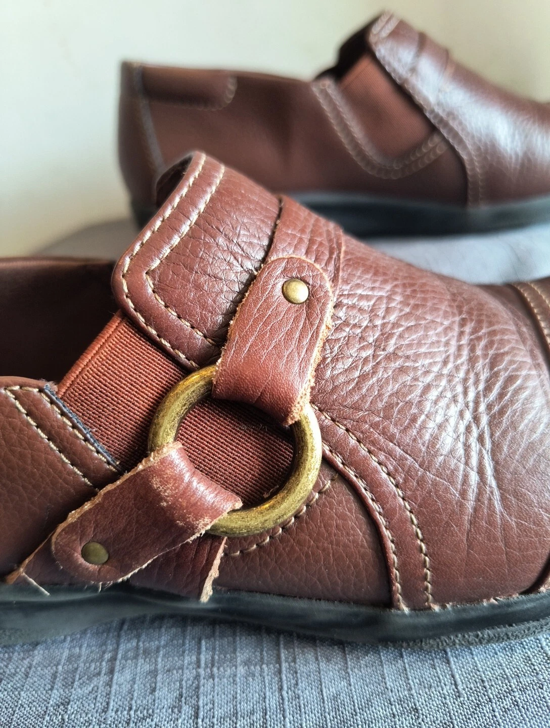 Scarpe slip on Clarks Collection in pelle Cheyn Fame mogano taglia 7 5 donna