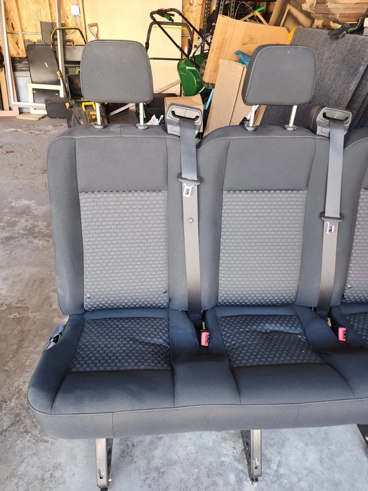 Ford Transit Van 2022 negro asientos triples Foto 3 de 3