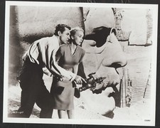 CARY GRANT EVA MARIE SAINT in North By Northwest (1980s) MONUMENT