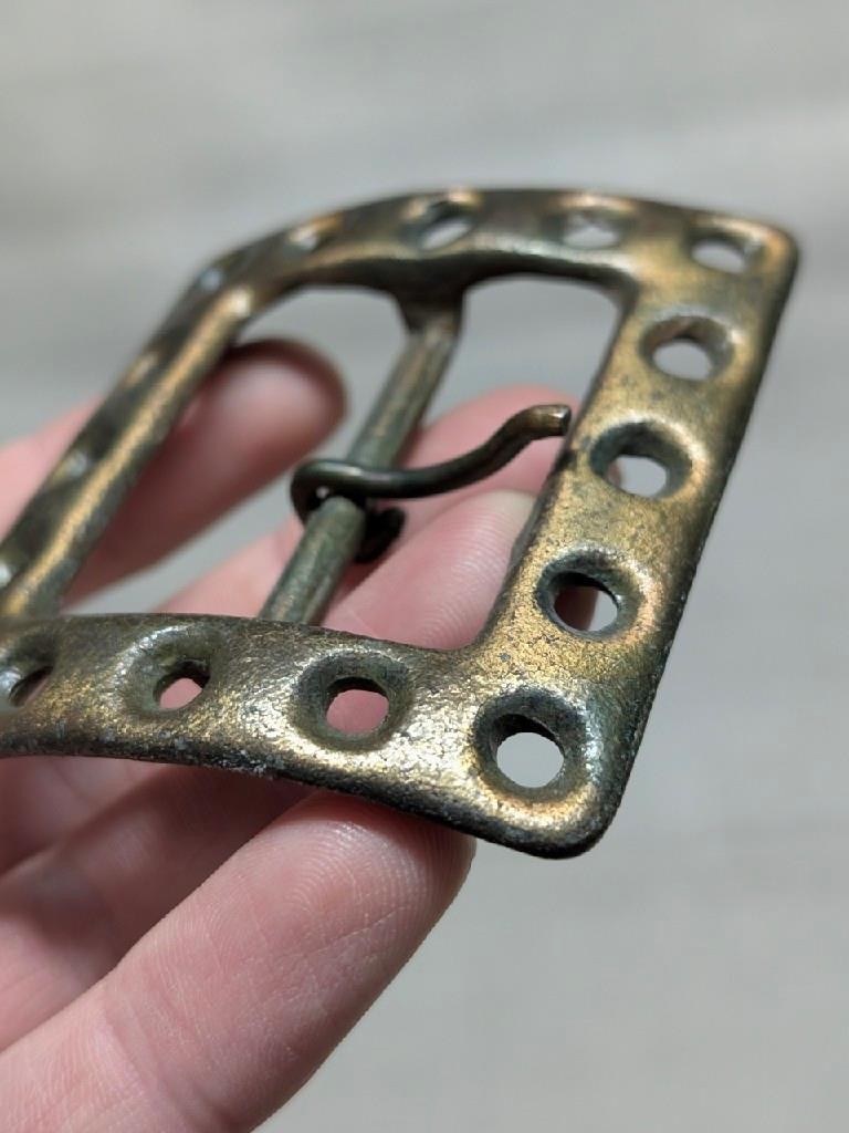 vintage 1970s belt buckle BRUTALIST handcrafted BRASS patina  display picture 3