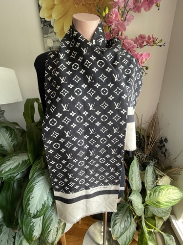 Louis Vuitton Bandeau Silk Scarf. - 第 1/22 張圖片