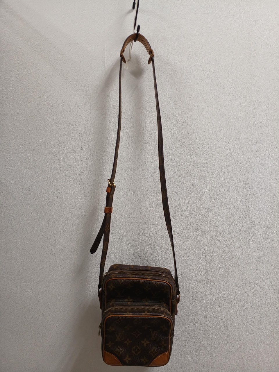 Amazon Model M45236 Condition considered LOUIS VU… - image 6