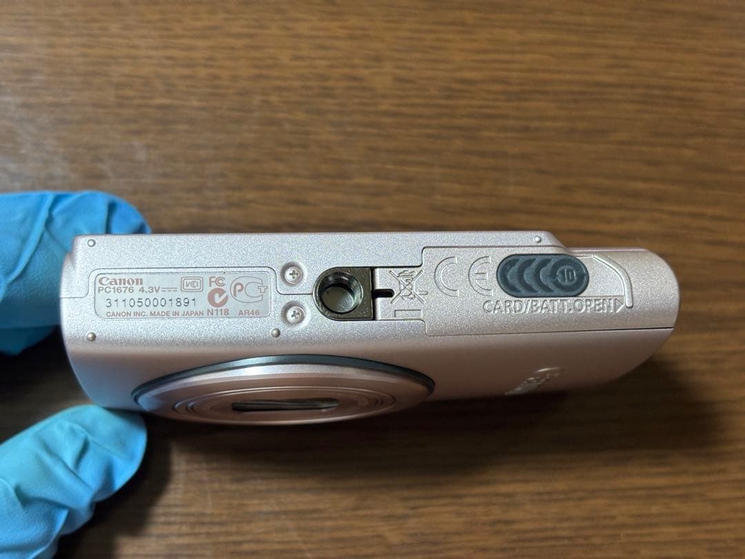 Canon IXY 600F Samantha Thavasa Limited Edition Camera with