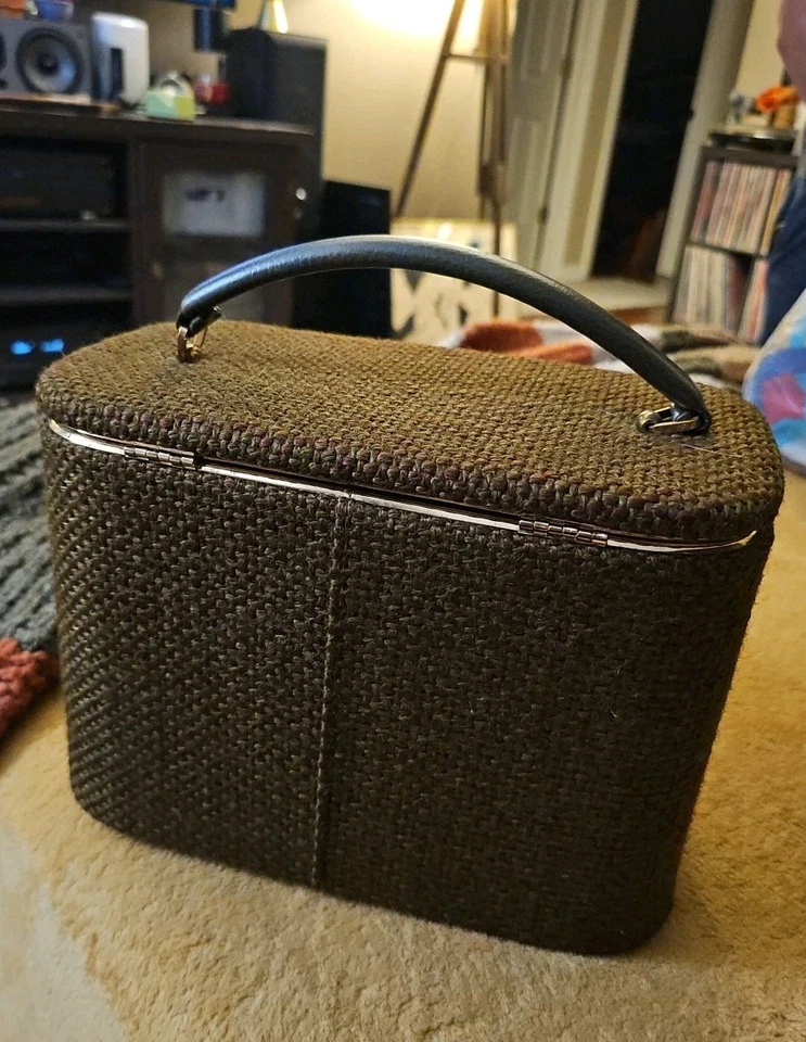 Estojo de maquiagem meados do século tecido sarja marrom/verde oliva detalhes dourados 11" vintage - Imagem 3 de 4