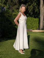 Weißes Brautkleid A-Linie ärmellos V-Aussch...