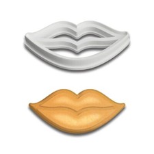 Lips Kiss Cookie Cutter, 4.5x2 (Random Color)