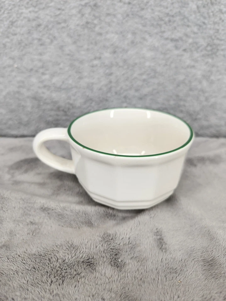 Набор из 2 белых кружек Pfaltzgraff Christmas Heritage с дизайном рождественской елки - Изображение 4 из 4