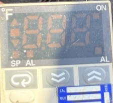 Omron E5CS-R1KJX-F Temperature Controller
