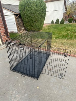 dog kennel for medium and large dogs, taken care of and in good condition