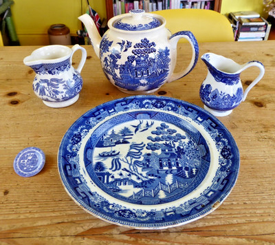 5 Stck. Vintage Weidenmuster Keramik Sadler Teekanne, Krüge, Teller, Spode Abzeichen