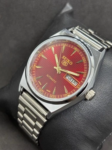 vintage Seiko 5 Refurbished Day/Date Men's Japan Made Wrist Watch