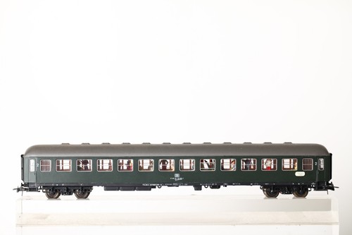 Roco H0 Abteilwagen 2. Kl. DB 51 80 22-30 008-2  Innenbeleucht. Figuren (352368) | Condition: Gebraucht