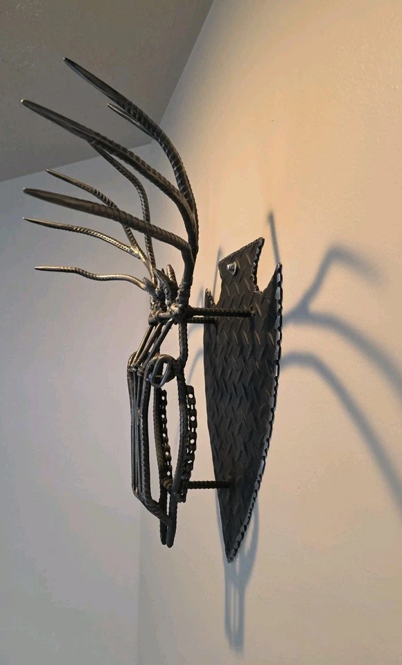 Montaje de cabeza de ciervo de acero soldado forjado a mano grande único en su clase con astas arte de pared Foto 3 de 4