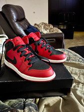 Jordan Air Jordan 1 Mid PS Kids 2.5Y Red/Black Mid Top Sneakers 640734 660