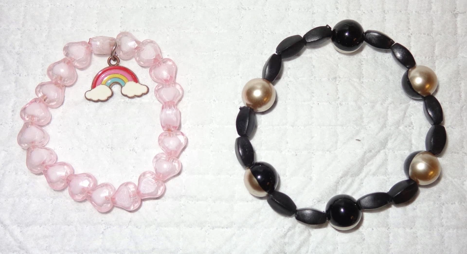 LOTE DE 5 PULSERAS BRAZALETE BRAZALETE VINTAGE CUENTAS ELÁSTICAS DIJES PAZ ARCO IRIS CORAZÓN Foto 2 de 4