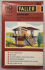Modern Vacation Cabin - HO 1:87 Faller 252 Bu...