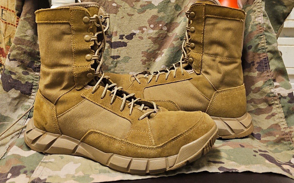 Oakley Light Assault Boot for Men, Size US 11 Good CONDITION No - Main Image