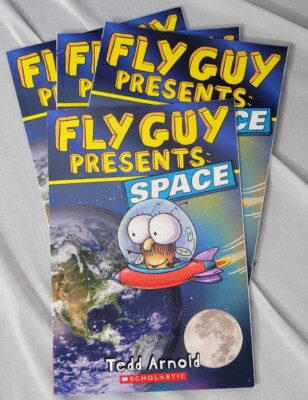 Lot Of 4: Fly Guy Presents: Space (Scholastic Reader, Level 2) - Paperback - New