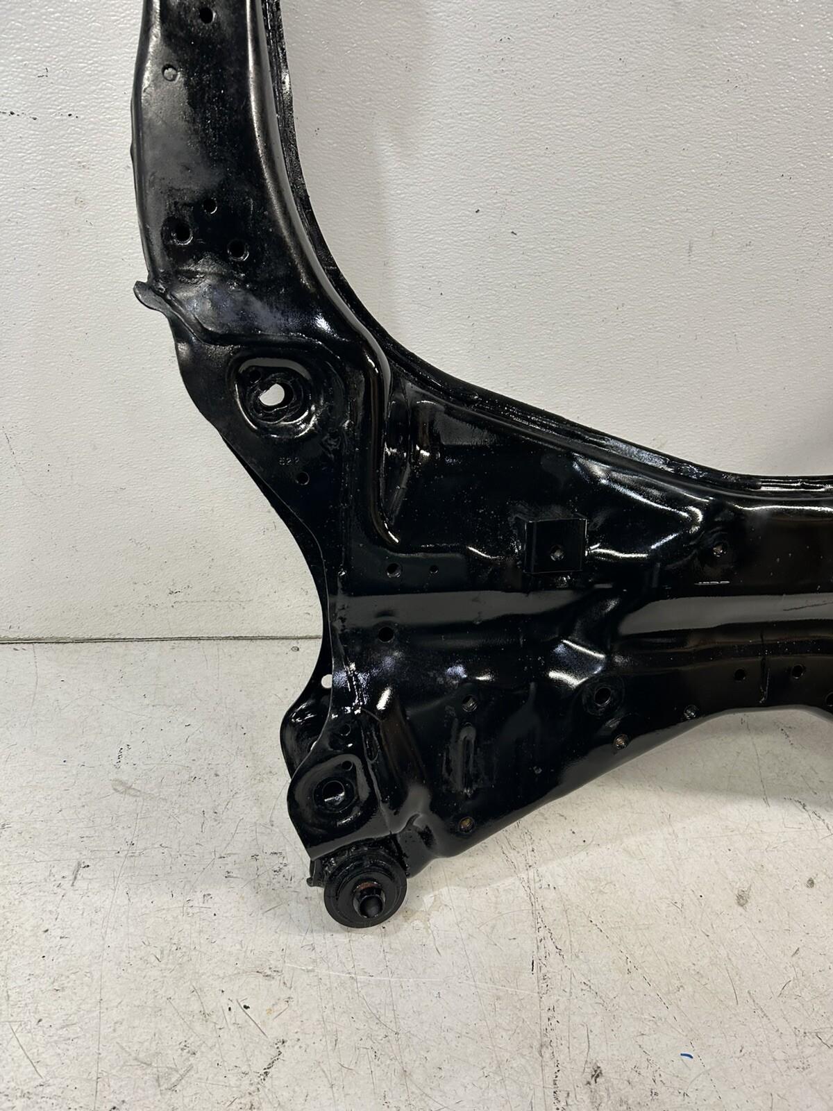 2017-2020 Nissan Pathfinder 3.5 AWD front crossmember sub frame cradle subframe