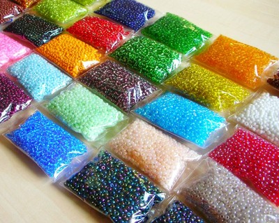 Rocailles perlen set 4mm Rund 8000stk Glasperlen 20g x 30 farben posten  Z21