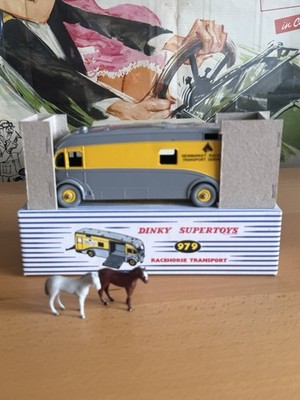 Dinky Toys 979 Newmarket Racehorse Transporter Boxed Restored